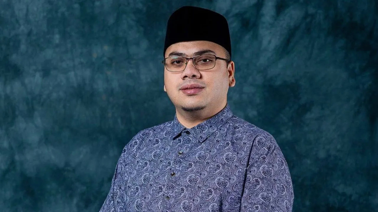 TERIMA GELARAN DAN KEHORMATAN TIDAK DIIKTIRAF, USTAZ HUSAM DIPERINTAH BELA DIRI kredit: FB Ahmad Husam Baderudin
