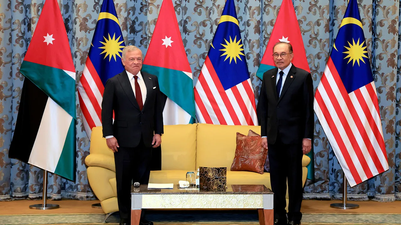 SEPANG, Oct 12 - Prime Minister Datuk Seri Anwar Ibrahim is granted an audience with the King of Jordan, King Abdullah II, at the Bunga Raya Complex (BRC), Kuala Lumpur International Airport (KLIA).  The audience forms part of the Jordanian monarch's two-day state visit to Malaysia, which begins yesterday at the invitation of His Majesty, Sultan Ibrahim, King of Malaysia.  - fotoBERNAMA (2026)