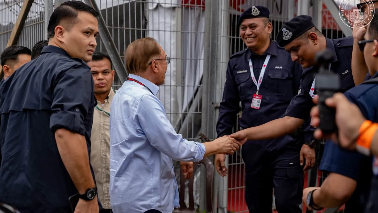 Saya merakamkan penghargaan kepada Bahrain atas kepercayaan kepada Malaysia dan Litar Antarabangsa Sepang untuk menjayakan Formula 1 Gulf Air Bahrain Grand Prix 2026, sekali gus mempererat persahabatan kedua-dua negara.