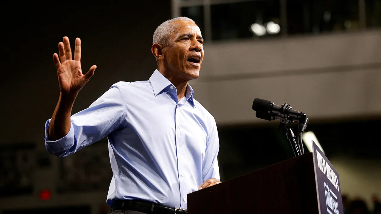 Former US President Barack Obama campaigns for Democratic US Senate nominee Abdul El-Sayed and Democratic gubernatorial candidate Jocelyn Benson at a rally in Detroit, Michigan, US October 24, 2026. REUTERS/Rebecca Cook