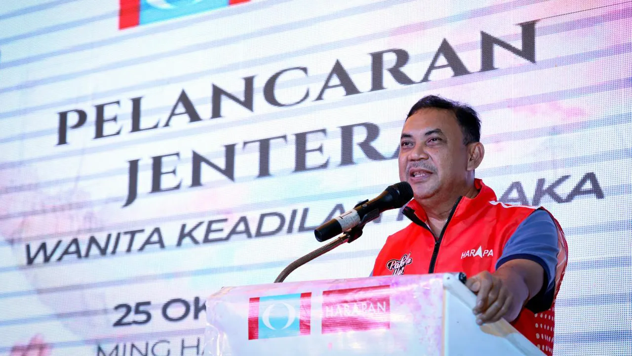 MELAKA, 25 Okt -- Setiausaha Politik Perdana Menteri Datuk Azman Abidin menyampaikan ucapan pada Pelancaran Jentera Wanita Keadilan Melaka hari ini di sebuah restoran sempena Pilihan Raya Negeri Melaka ke-16.  -- fotoBERNAMA (2026) HAKCIPTA TERPELIHARA
