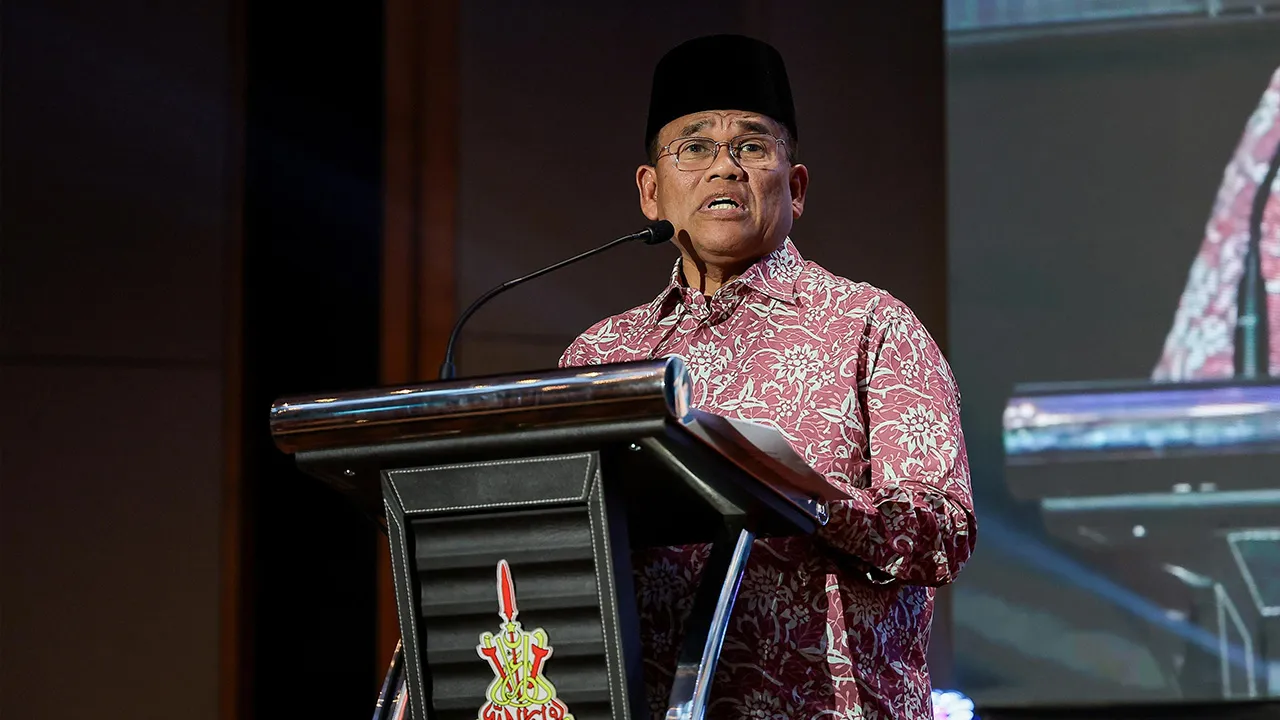 SHAH ALAM, 17 Okt -- Pengerusi Majlis Agama Islam Selangor (MAIS) Datuk Salehuddin Saidin menyampaikan ucapan pada Majlis Perasmian Ijtimak Pemegang Tauliah Mengajar Negeri Selangor 2026 di Dewan Jubli Perak Sultan Abdul Aziz, hari ini.  --fotoBERNAMA (2026) HAK CIPTA TERPELIHARA