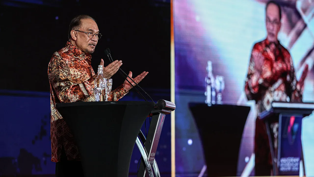 KUALA LUMPUR, 23 Okt -- Perdana Menteri Datuk Seri Anwar Ibrahim menyampaikan ucaptama pada Majlis Anugerah Kecemerlangan Industri (AKI) 2026 di Menara MITI hari ini.  --fotoBERNAMA (2026) HAK CIPTA TERPELIHARA