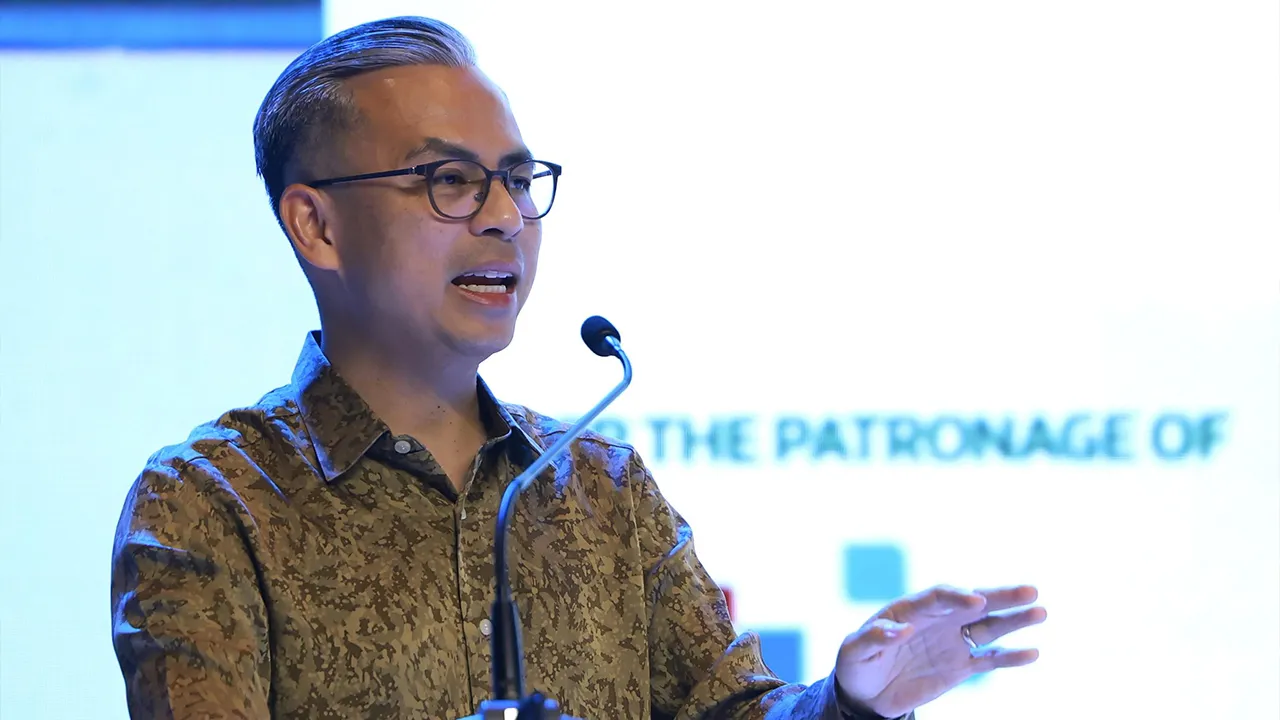BALI, 20 Okt -- Menteri Komunikasi Datuk Seri Fahmi Fadzil menyampaikan ucaptama pada Bali Tech Week 2026 di Pusat Konvensyen Bali Beach Sanur (BBCC) hari ini.  "fotoBERNAM(2026) HAK CIPTA TERPELIHARA