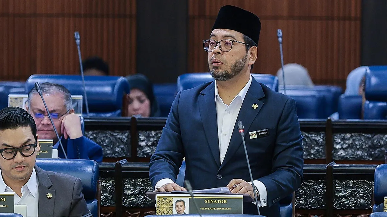 KUALA LUMPUR, 5 Okt - Menteri di Jabatan Perdana Menteri (Hal Ehwal Agama) Dr Zulkifli Hasan pada sesi jawab lisan di Dewan Rakyat hari ini.  - fotoBERNAMA (2026) HAK CIPTA TERPELIHARA