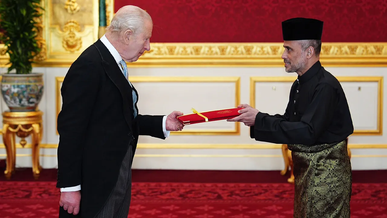 The presentation of credentials marks an important milestone in the High Commissioner’s diplomatic mission and reflects Malaysia’s steadfast commitment to strengthening its longstanding friendship and multifaceted partnership with the United Kingdom.