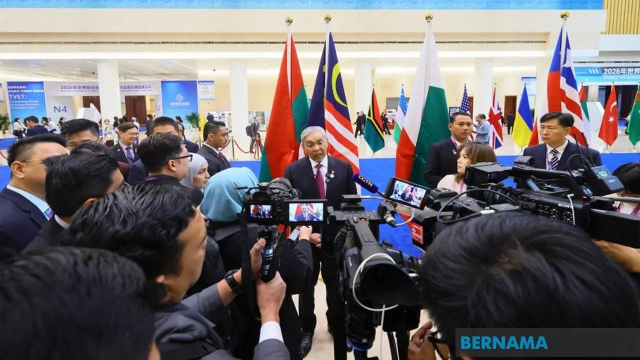TIANJIN (China), 16 Okt (Bernama) -- China secara prinsip bersetuju dengan cadangan Malaysia bagi menubuhkan Majlis Pendidikan dan Latihan Teknikal dan Vokasional (TVET) Dunia, kata Timbalan Perdana Menteri Datuk Seri Dr Ahmad Zahid Hamidi.