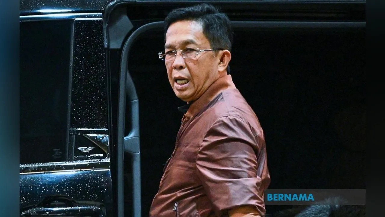 Pengerusi Badan Perhubungan UMNO Negeri Sembilan Datuk Seri Jalaluddin Alias ketika ditemui selepas menghadiri mesyuarat UMNO di Bangunan Dato' Onn hari ini. - fotoBERNAMA (2026) HAK CIPTA TERPELIHARA