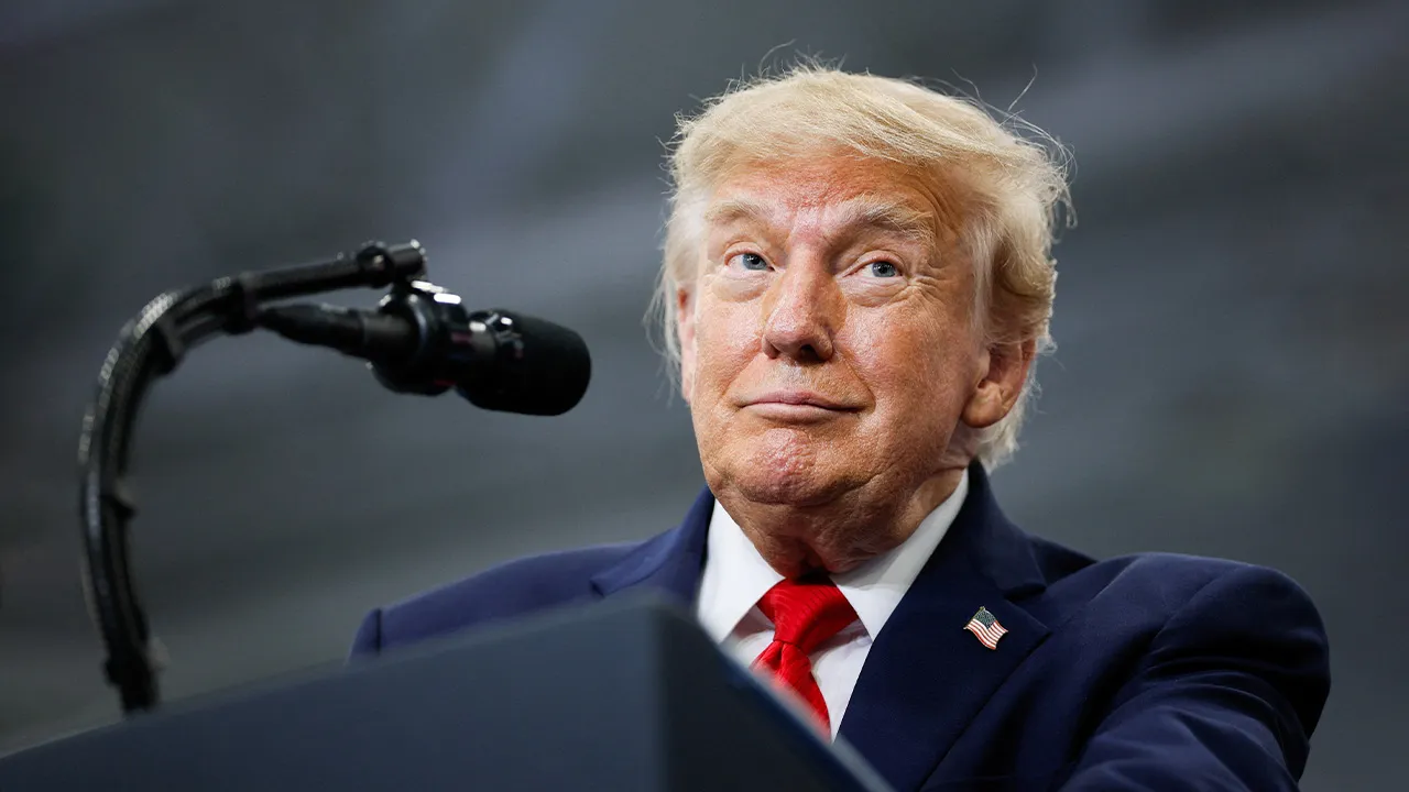 US President Donald Trump reacts as he speaks at the Curtis D. Menard Memorial Sports Center in Wasilla, Alaska, US, October 13, 2026. REUTERS/Evan Vucci