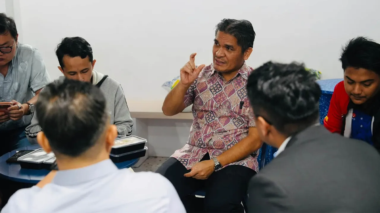 Sumber: FB Dr Radzi Jidin