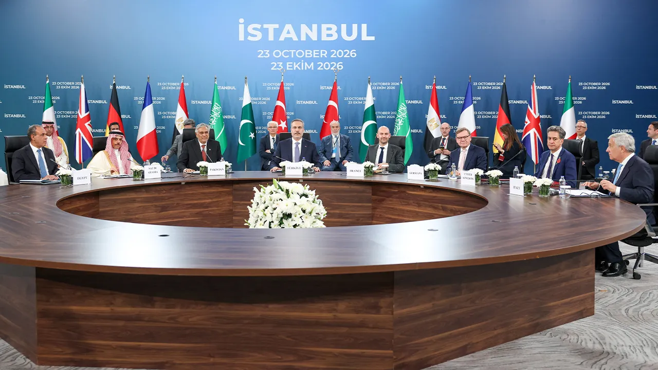 Turkish Foreign Minister Hakan Fidan, Egyptian Foreign Minister Badr Abdelatty, Pakistan's Deputy Prime Minister and Foreign Minister Mohammad Ishaq Dar, Saudi Arabia's Foreign Minister Prince Faisal bin Farhan Al Saud, French Minister for Europe and Foreign Affairs Jean-Noel Barrot, German Foreign Minister Johann Wadephul, British Foreign Secretary Ed Miliband and Italian Minister of Foreign Affairs International Cooperation Antonio Tajani attend a meeting in Istanbul, Turkey, October 23, 2026. REUTERS/Mur