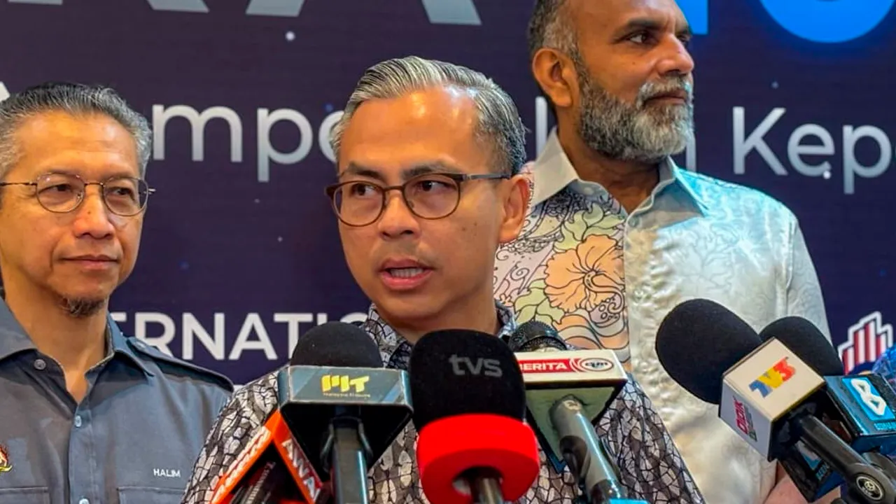 Fahmi Fadzil Hari Kurier Negara_Astro AWANI