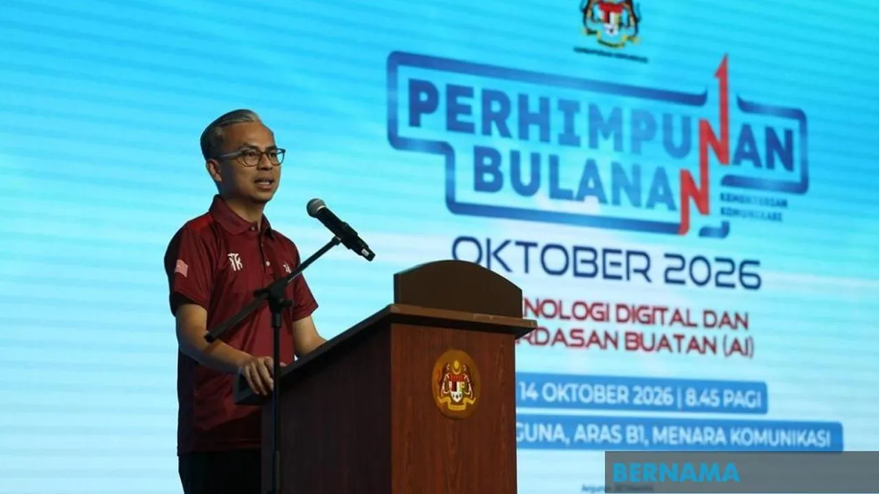 Menteri Komunikasi Datuk Seri Fahmi Fadzil -- BERNAMA