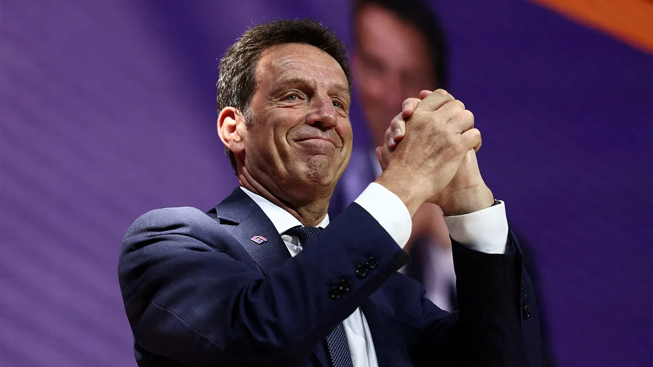 Outgoing French employers body MEDEF union leader Geoffroy Roux de Bezieux reacts as he delivers a speech during a meeting to elect a new leader of the French business organisation MEDEF, in Meudon, near Paris, France, July 6, 2023. REUTERS/Stephanie Lecocq
