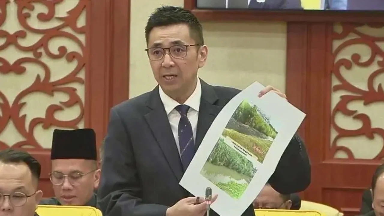 Mooi Lye ketika menjawab mengenai tindakan bagi menyelesaikan masalah pencemaran bau di Sungai Kereh._Sinar Harian