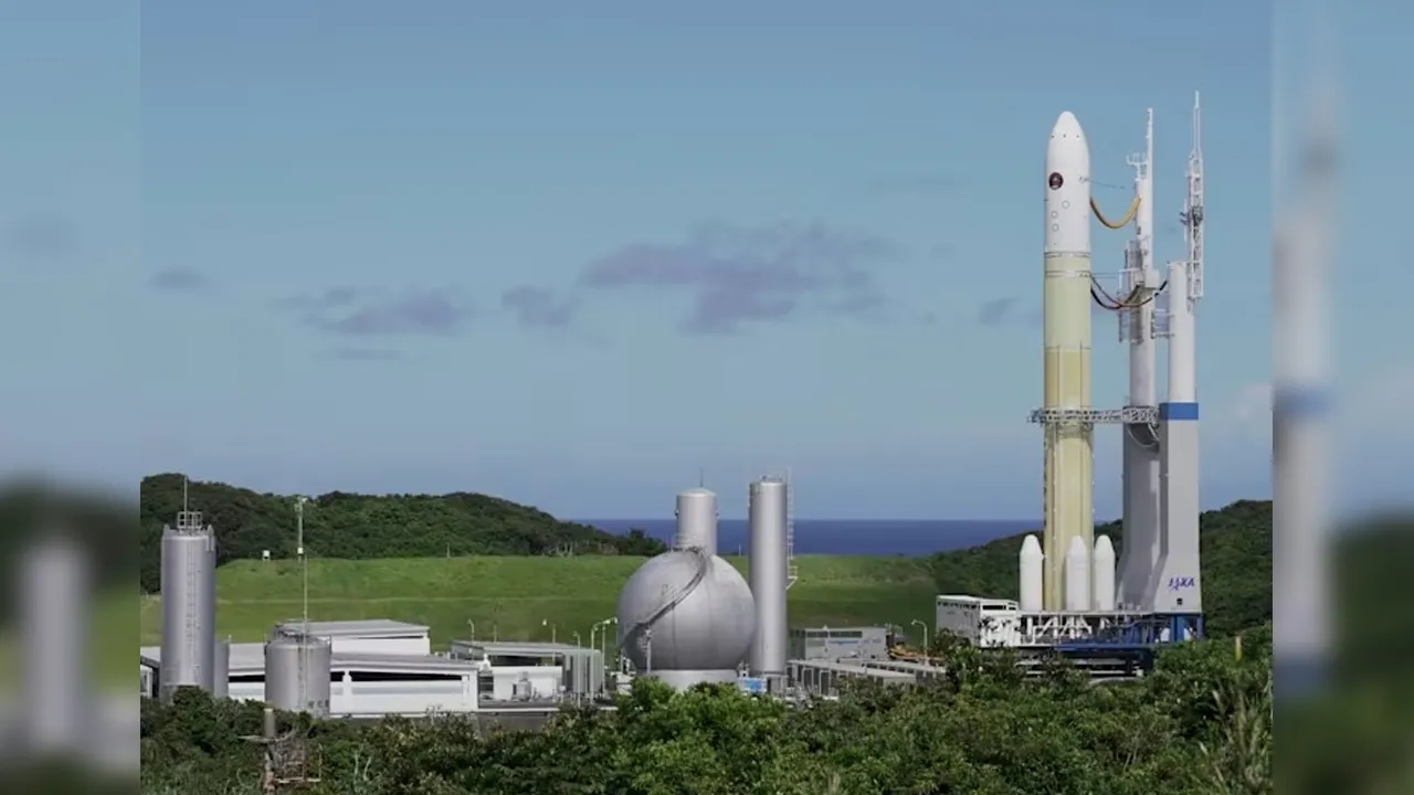 The H3 rocket at Tanegashima Space Centre on the southwestern island of Tanegashima, Kagoshima Prefecture, southwestern Japan Oct 19, 2026. (Photo: REUTERS/Tom Bateman)