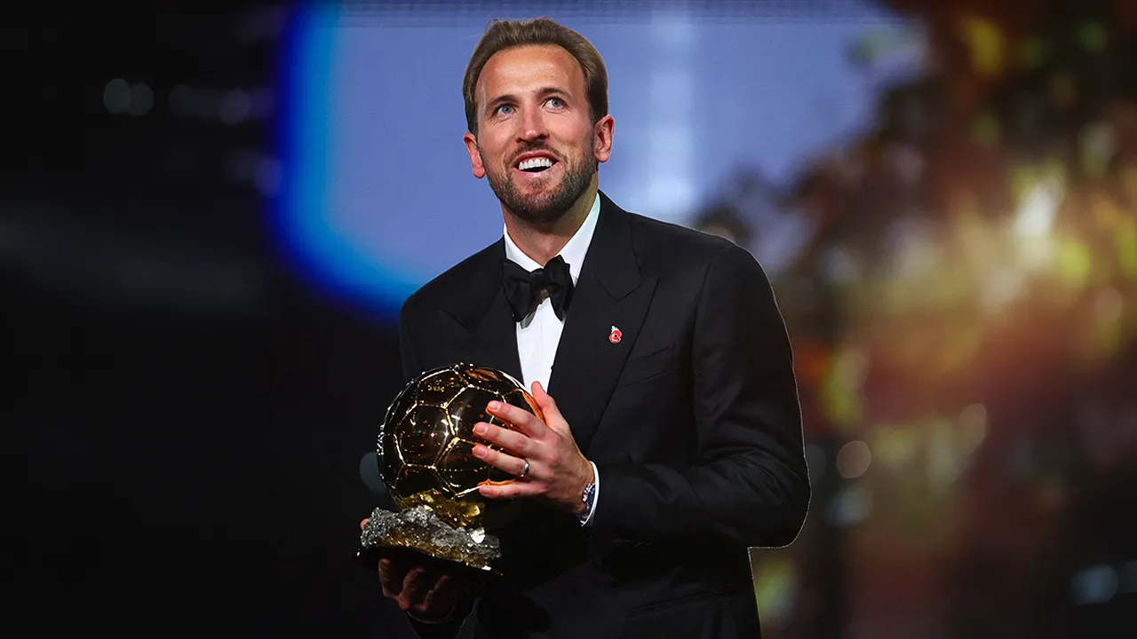 Soccer Football - Ballon d'Or - London Palladium, London, Britain - October 26, 2026 Bayern Munich's Harry Kane celebrates after winning the men's Ballon d'Or award Action Images via Reuters/Matthew Childs TPX IMAGES OF THE DAY