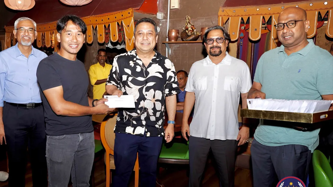 Konfederasi Hoki Malaysia (KHM) semalam, menganjurkan majlis makan malam penghargaan buat skuad hoki lelaki kebangsaan, Speedy Tigers, bagi meraikan kejayaan meraih pingat perak pada Sukan Asia Ke-20 Aichi-Nagoya 2026._FB Malaysian Hockey Confederation