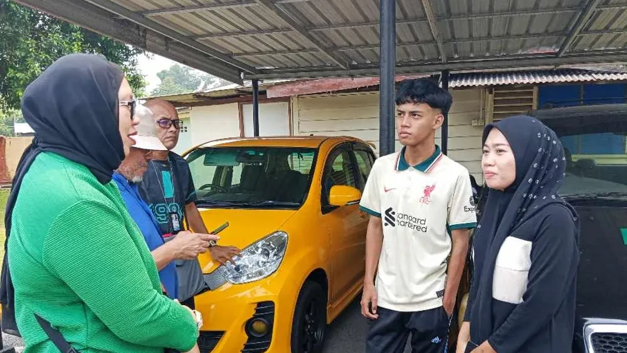 Demikian kata Norimah Khamis,40, ibu saudara kepada tiga beradik yang maut dalam nahas membabitkan motosikal dan lori di Jalan Parit Haji Siraj di sini pada Khamis._Sinar Harian