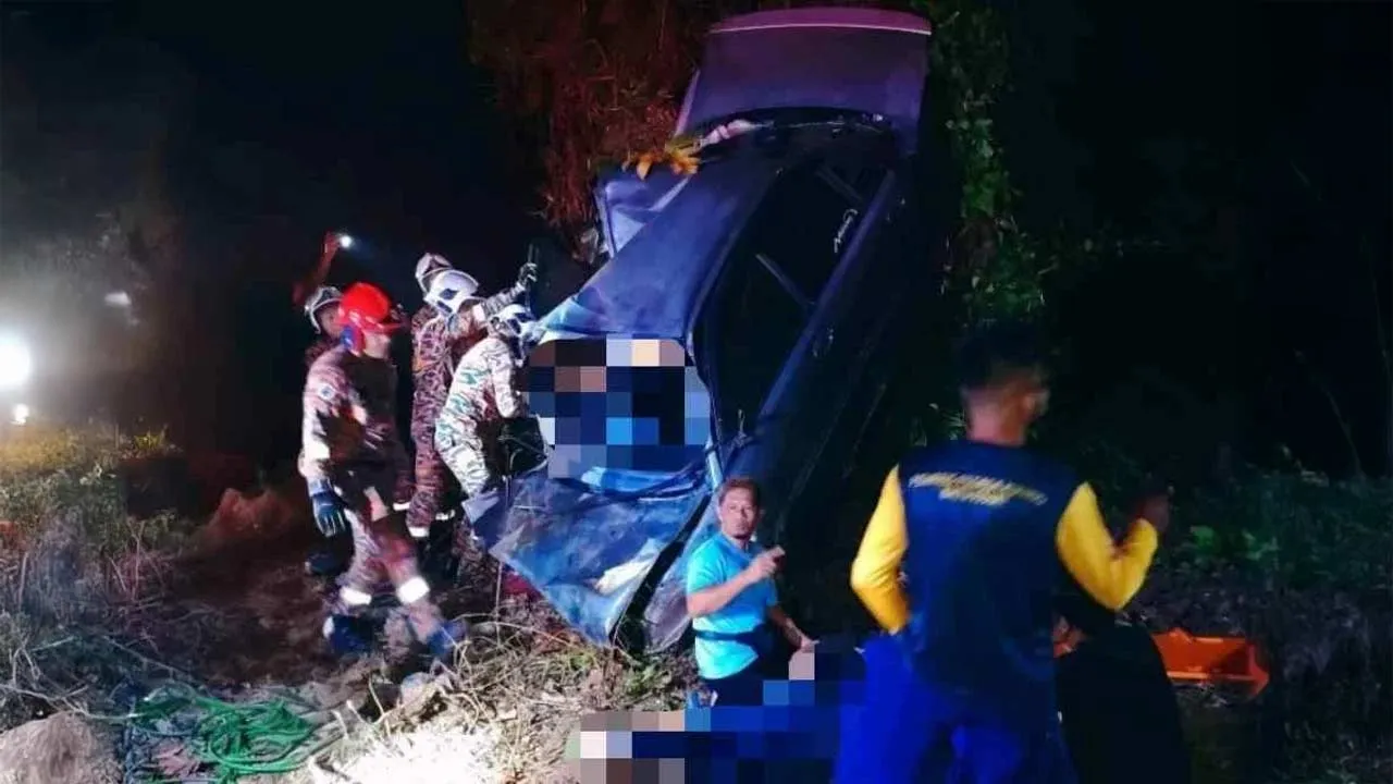 Remaja 16 tahun maut, lima cedera kereta terbabas langgar pokok