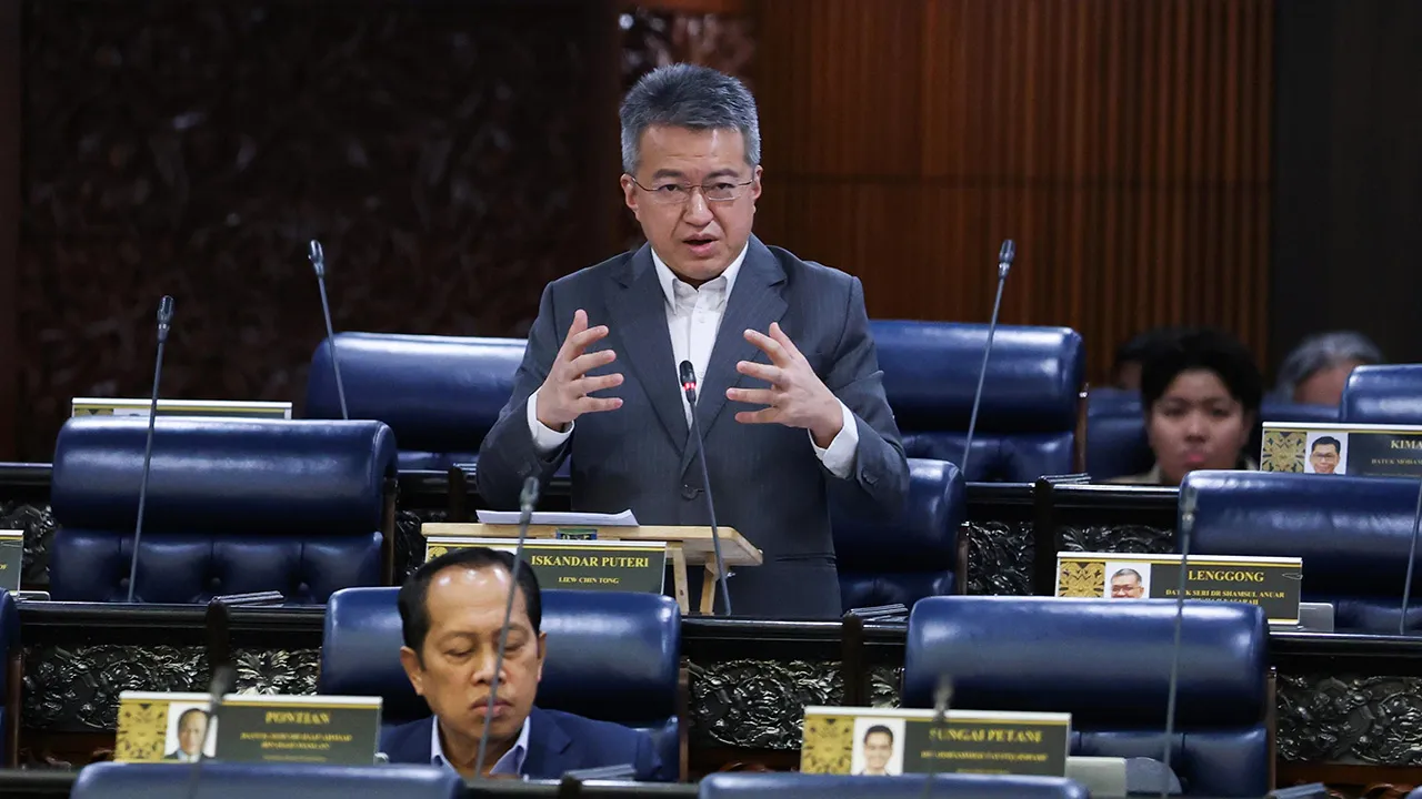 KUALA LUMPUR, 7 Okt - Timbalan Menteri Kewangan Liew Chin Tong ketika sesi Pertanyaan-Pertanyaan Bagi Jawab Lisan sempena Mesyuarat Ketiga, Penggal Kelima, Parlimen ke-15 di Bangunan Parlimen hari ini. - fotoBERNAMA (2026)