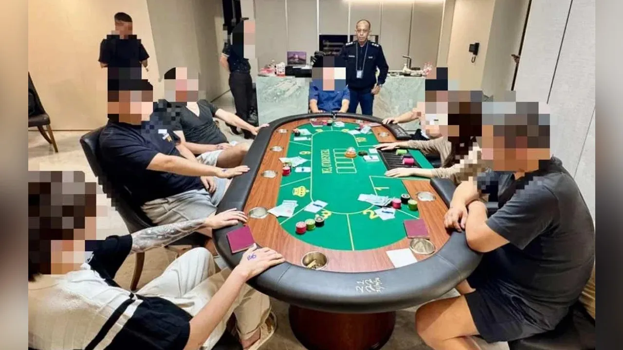 Hasil pemeriksaan mendapati unit kediaman berkenaan dijadikan lokasi kegiatan perjudian ala mini kasino yang menawarkan permainan poker. Sinar Harian