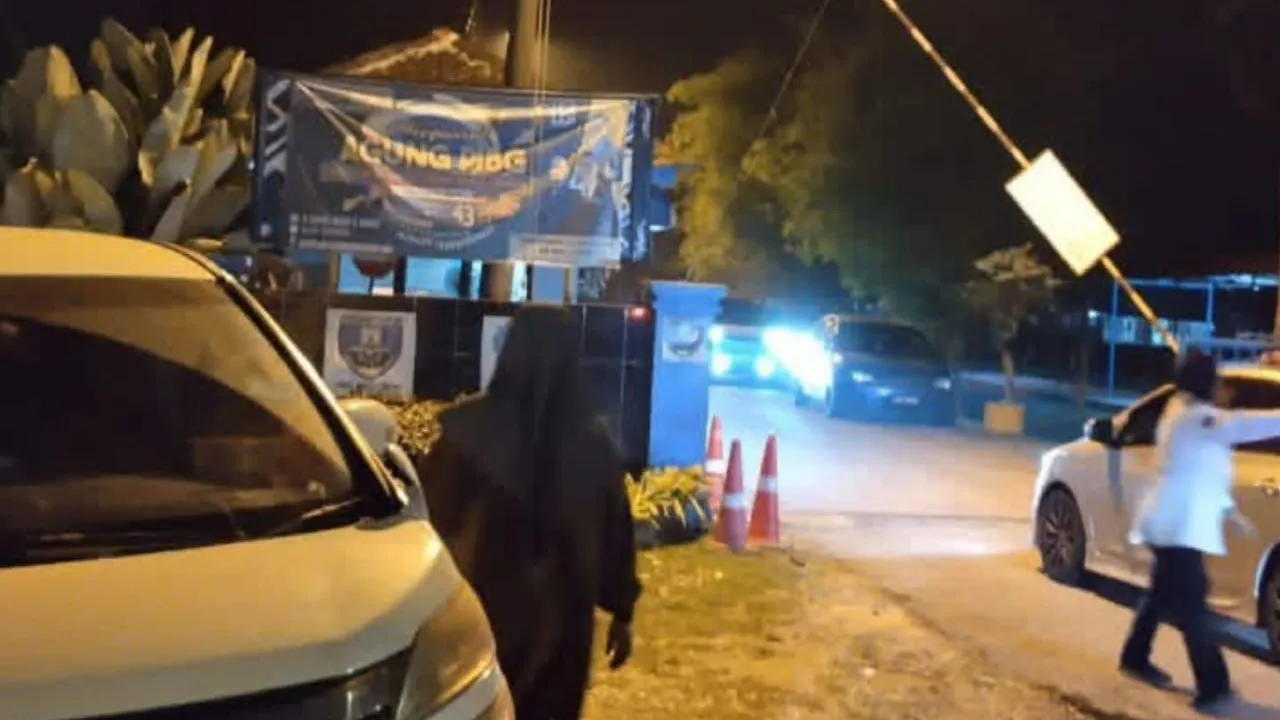 pelajar maut, kes kematian pelajar, pelajar maut di dewan, kes pelajar yong peng, penemuan mayat pelajar, polis johor, PDRM johor, IPD batu pahat, yong peng, batu pahat, johor, tragedi yong peng, siasatan polis johor, kes tular sekolah_AWAM