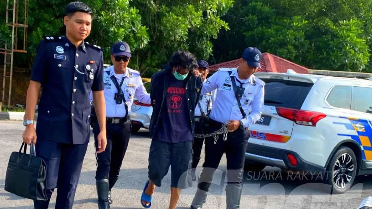 Seorang pemandu treler didakwa di Mahkamah Majistret Kuala Krai pada Khamis atas kesalahan memandu secara berbahaya sehingga menyebabkan kematian dan memiliki cecair disyaki mengandungi mitragynine._Sinar Harian