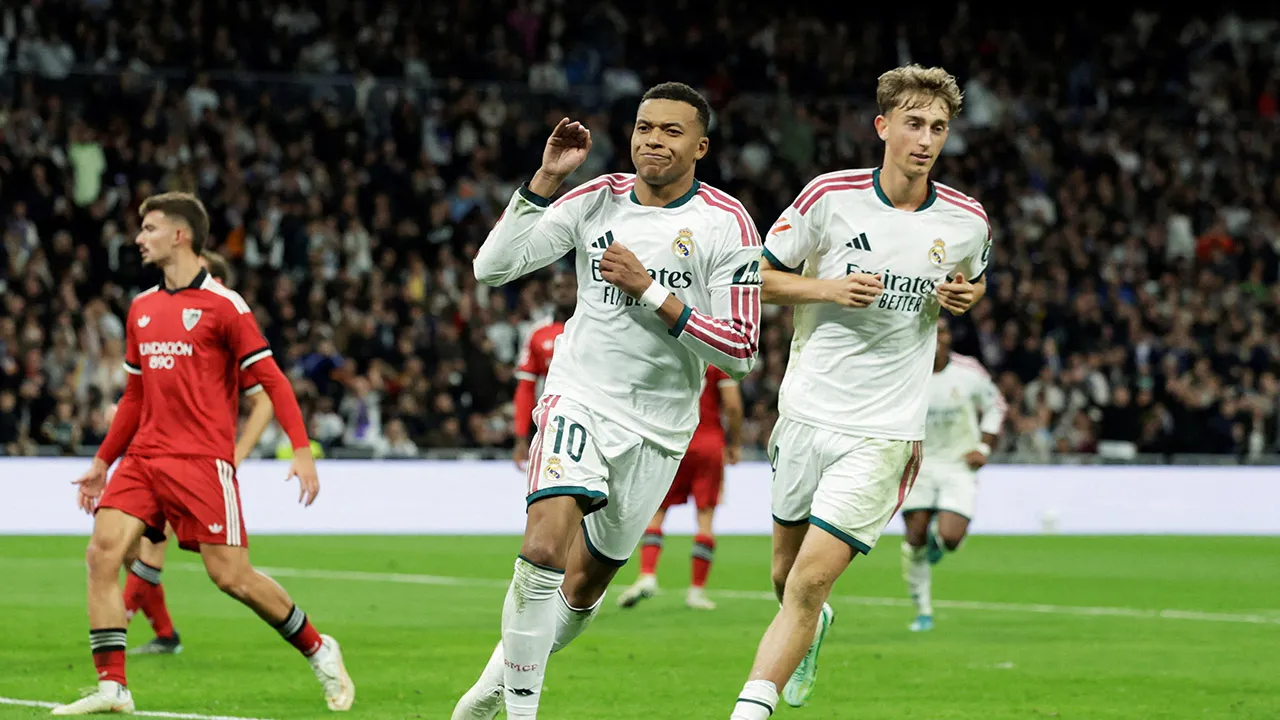 Soccer Football - LaLiga - Real Madrid v Sevilla - Estadio Bernabeu, Madrid, Spain - October 18, 2026 Real Madrid's Kylian Mbappe celebrates scoring their third goal REUTERS/Violeta Santos Moura
