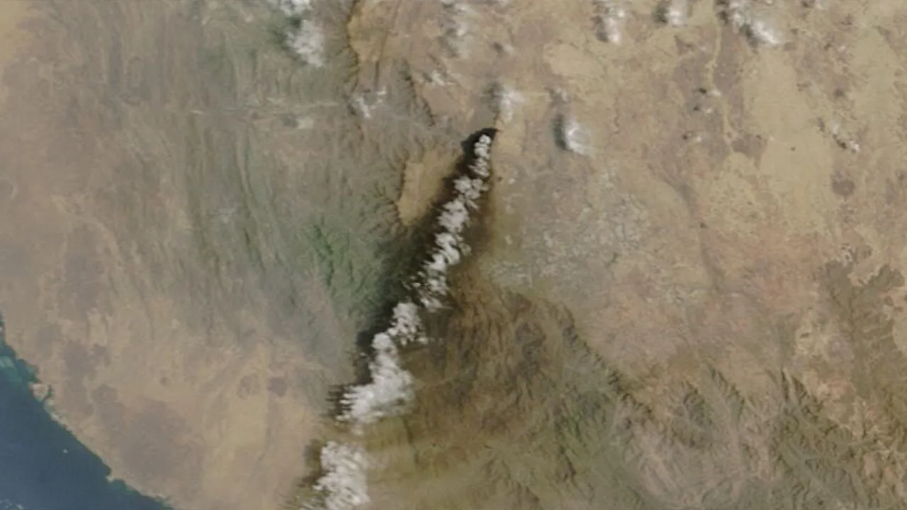 Pakatan diketuai Arab Saudi di Yaman pada Ahad memaklumkan bahawa pihaknya berjaya memintas dan memusnahkan 10 misil balistik yang dilancarkan kumpulan Houthi ke arah wilayah selatan Arab Saudi. - Gambar fail/NASA WORLDVIEW/ia REUTERS
