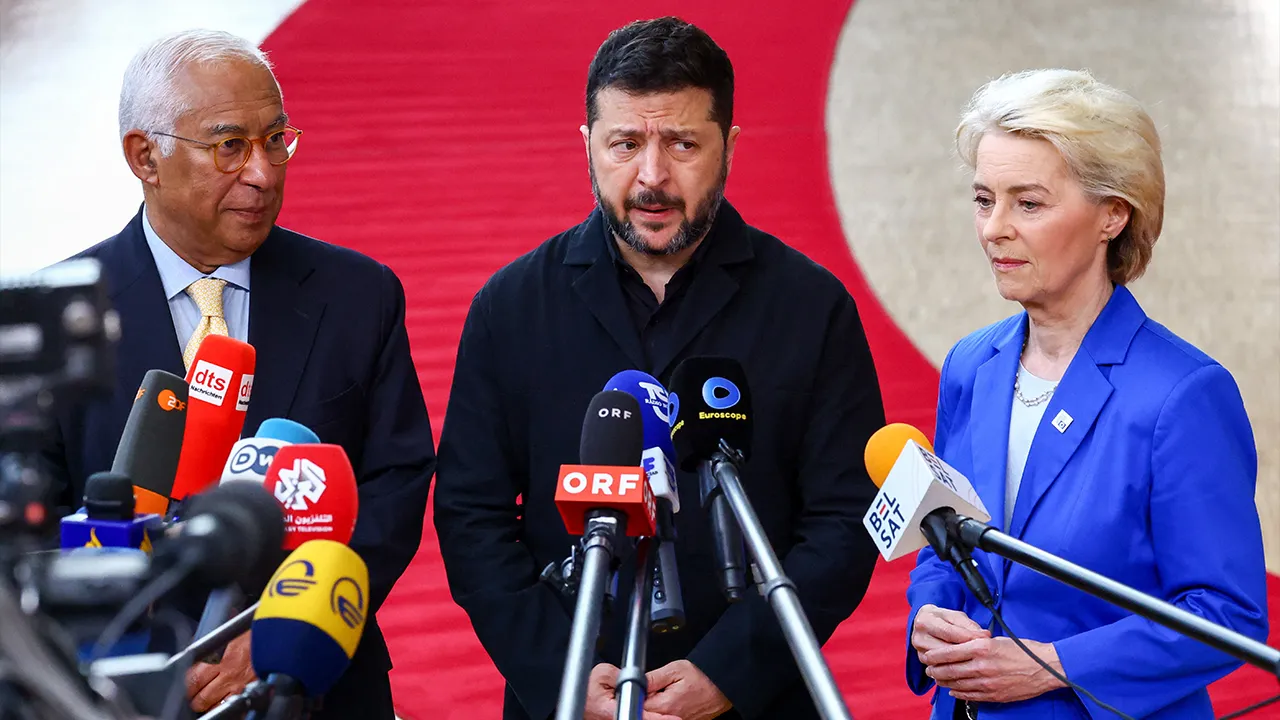 President of the European Council António Costa, Ukrainian President Volodymyr Zelenskiy and President of the European Commission Ursula von der Leyen speak to the media as they arrive at a European Union leaders summit in Brussels, Belgium October 16, 2026. REUTERS/Yves Herman