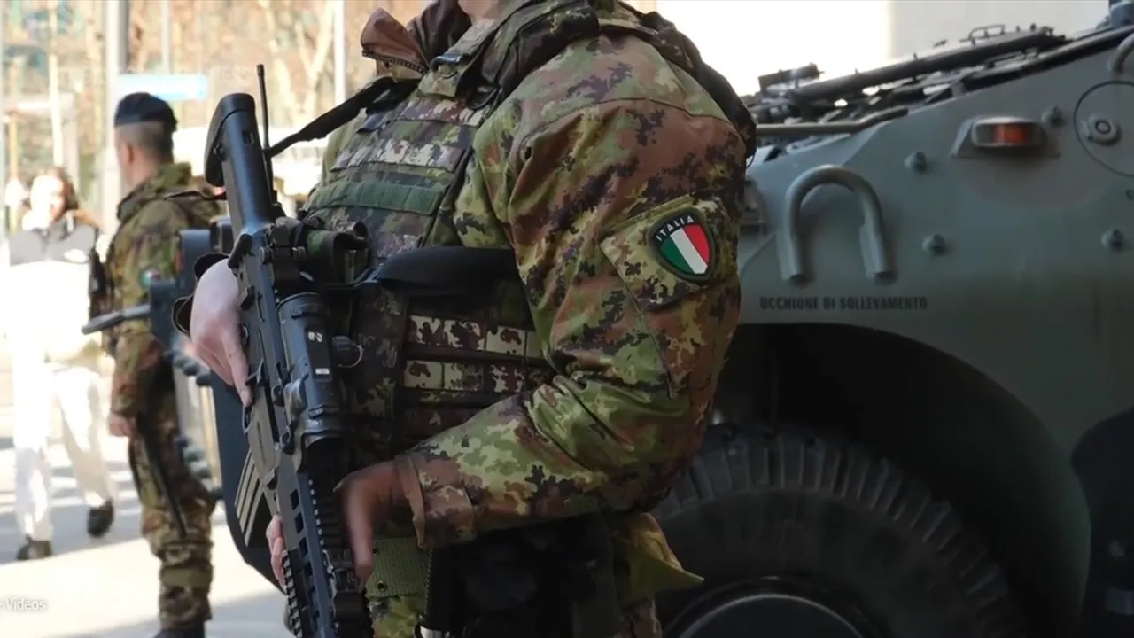 Itali memperketat kawalan keselamatan susulan protes besar-besaran terhadap kerajaan Perdana Menteri Giorgia Meloni yang bermula pada Jumaat, dengan demonstrasi dirancang di kira-kira 50 bandar di seluruh negara. - Foto AP