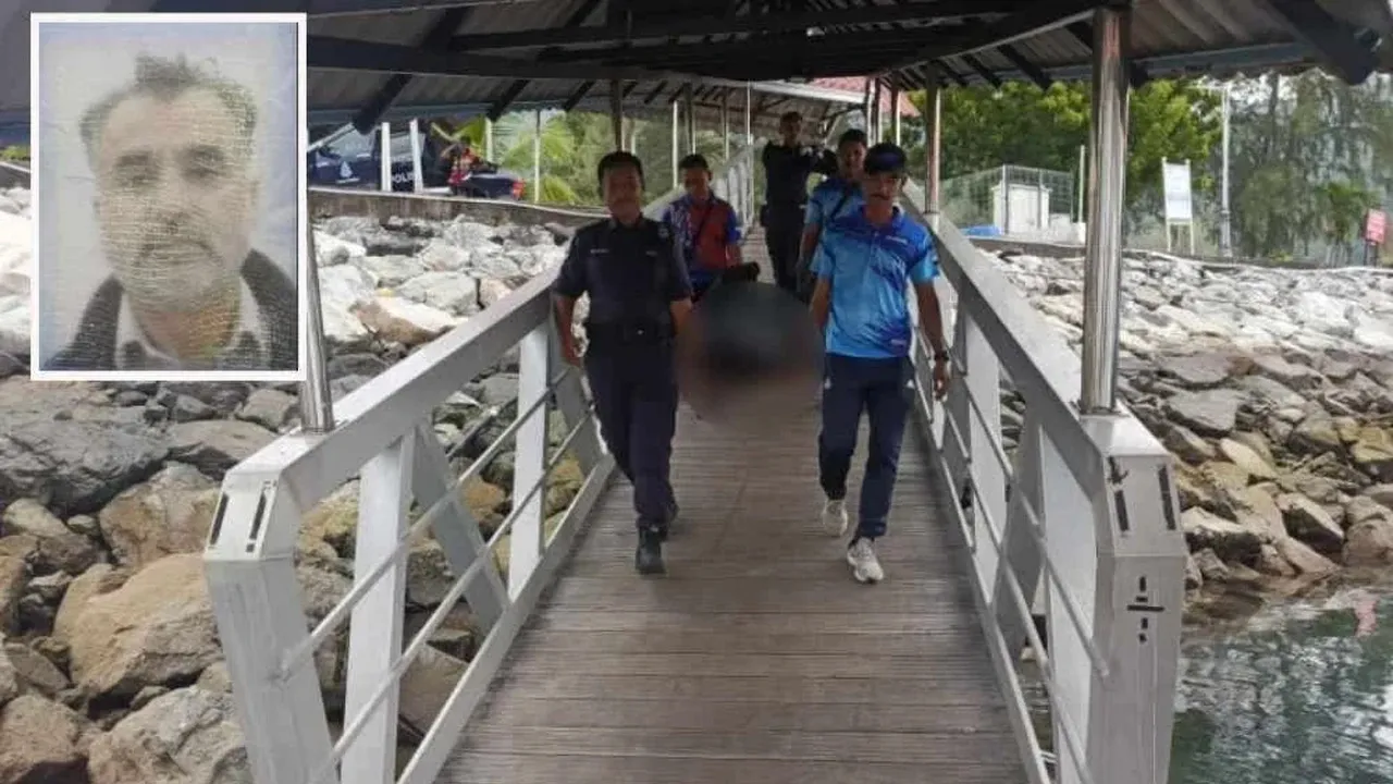 Anggota polis membantu mengangkat mangsa untuk dibawa keluar dari Pulau Tioman ke Teluk Gading di sini menggunakan bot Pasukan Polis Marin. Gambar kecil Mohammed Seyar Musazay