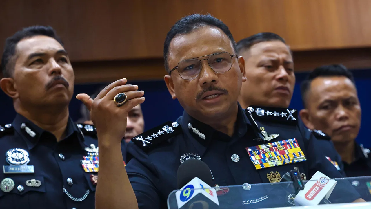 Mohd Yusoff bercakap kepada wartawan pada sidang media selepas Perhimpunan Bulanan Kontinjen Kelantan bagi Oktober 2026 di Ibu Pejabat Polis Kontinjen (IPK) Kelantan, Kota Bharu, hari ini. - Gambar Bernama