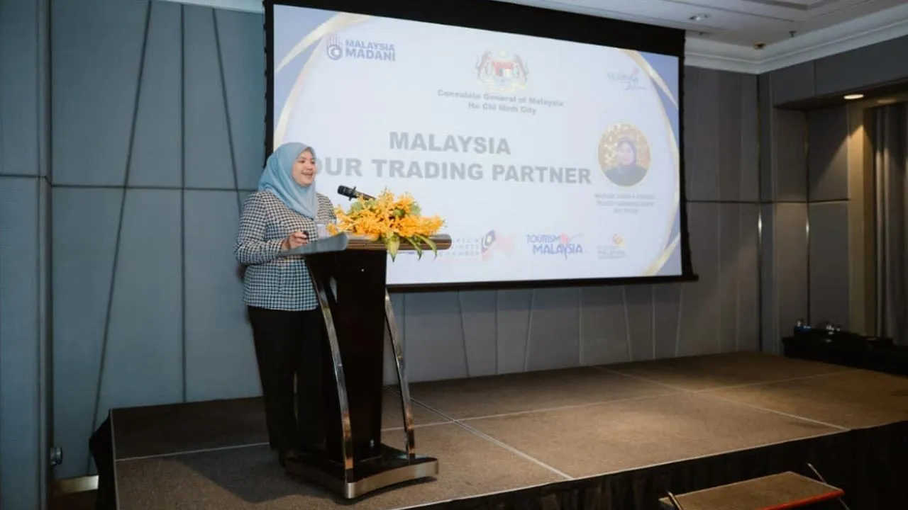 MATRADE:Hubungan Perniagaan Malaysia-Vietnam Mampu Tingkat Perdagangan IntrASEAN -- PIX MATRADE