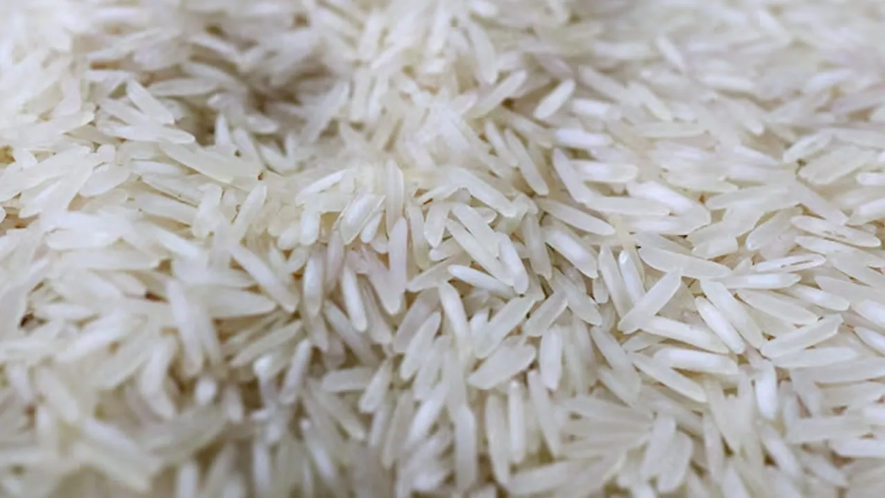 A close-up of basmati rice grains stacked for sale inside a shop at a wholesale market in Kolkata, India, January 13, 2026. REUTERS/Sahiba Chawdhary