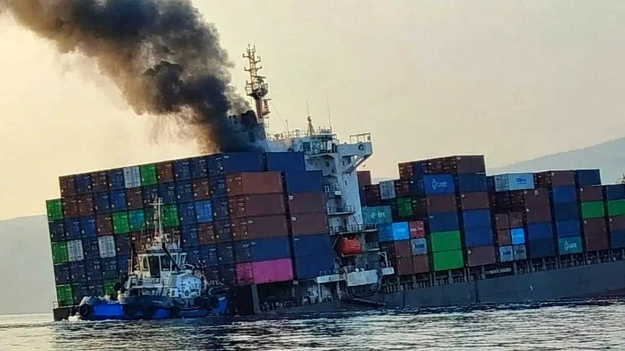 container vessel 'GFS PRIDE'_X @live_ais_com