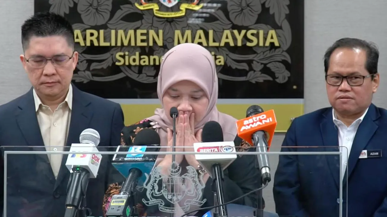 fadhlina sidek