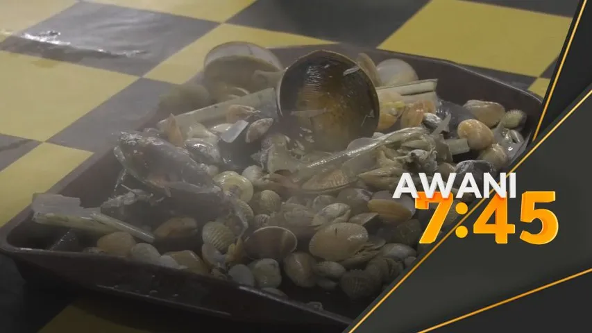 Tradisi 'moreh' kerang dan siput selepas Solat Tarawih