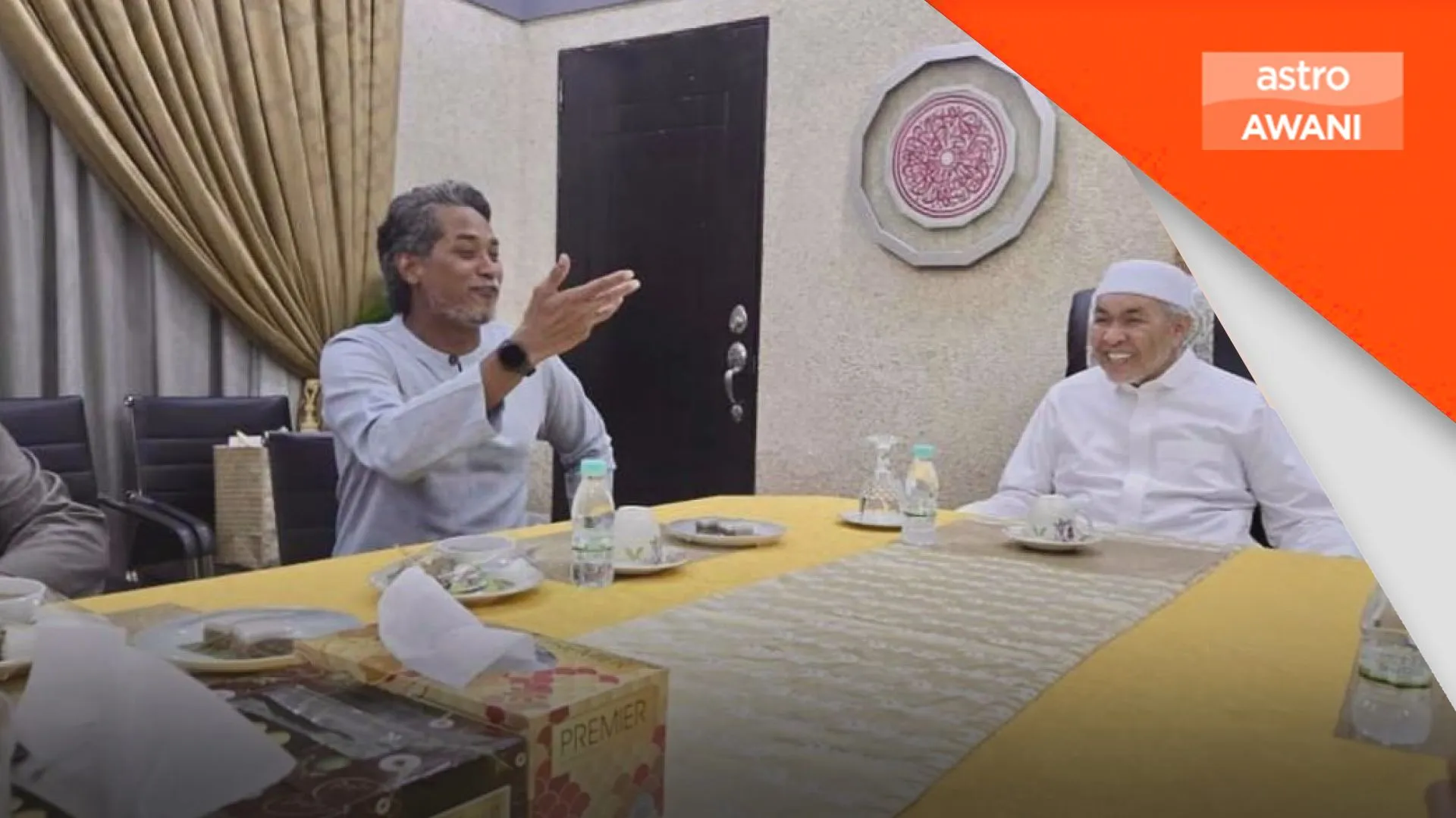 Khairy Jamaluddin serah nasib kepada UMNO