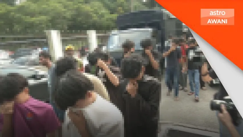 14 pelajar sekolah, dua wanita didakwa