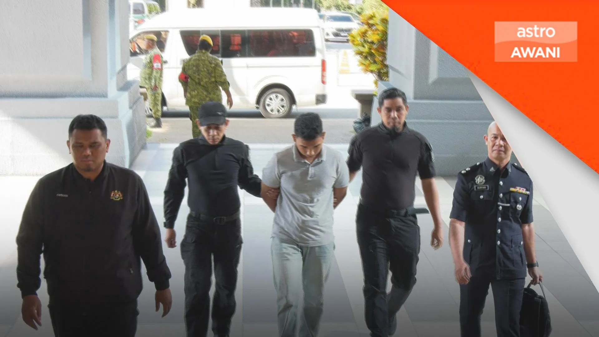 Mengintai di tandas LRT, pembantu kedai makan didenda RM3,500