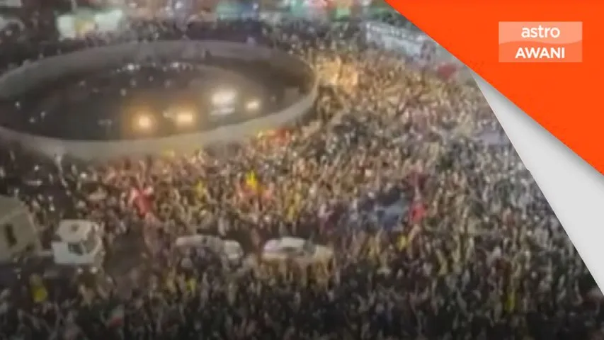 Tentera Iran pamer misil, berarak di dataran Tehran