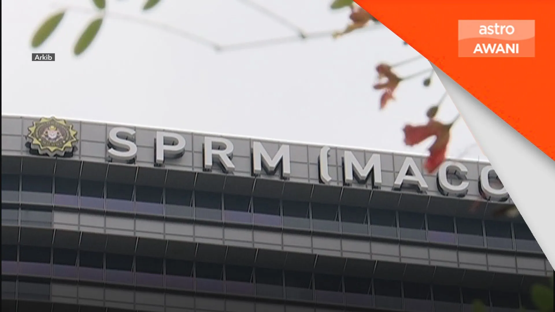 Penganalisis politik dirakam keterangan lapan jam