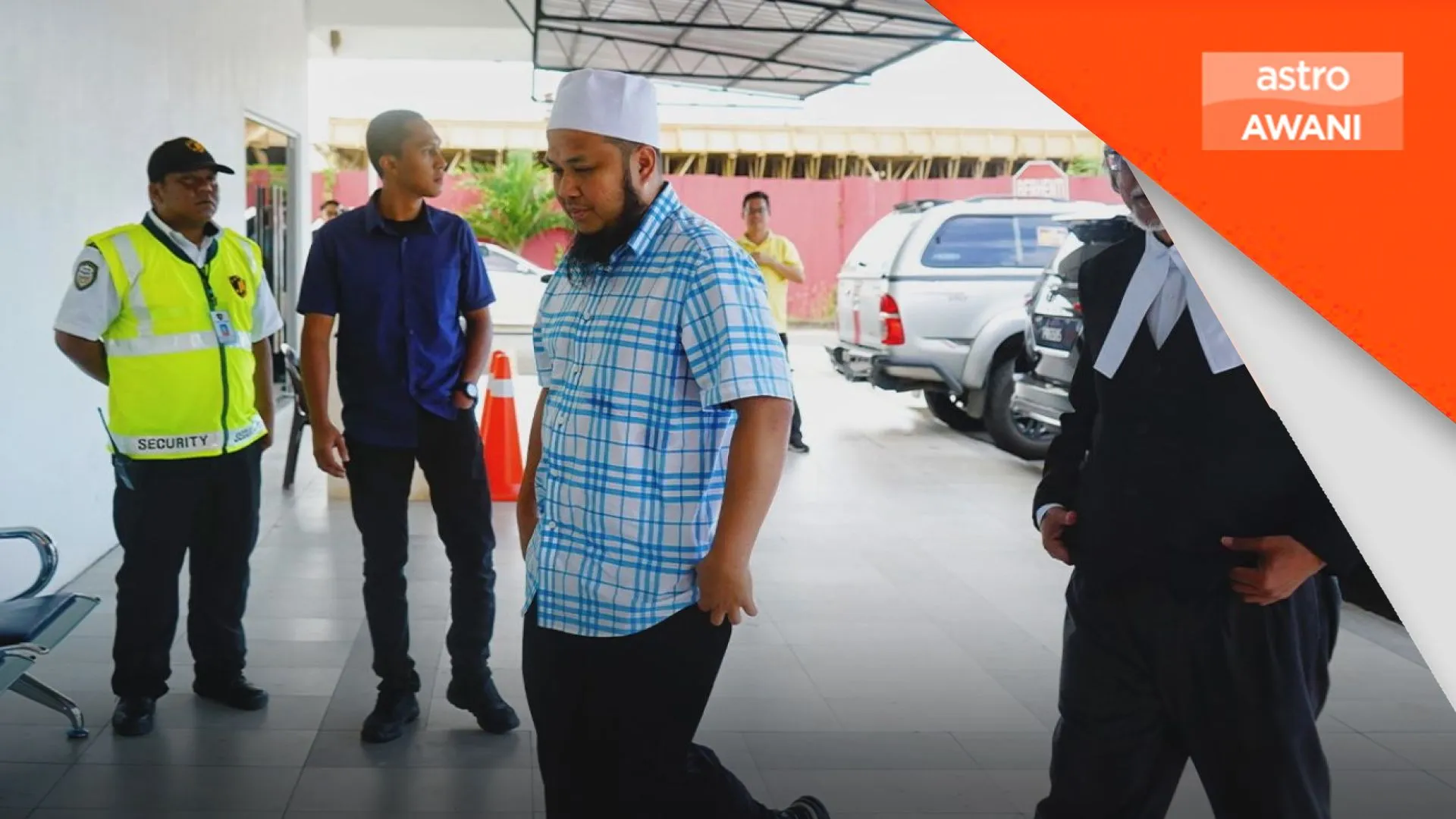 Ebit Lew diarah bela diri atas 11 pertuduhan