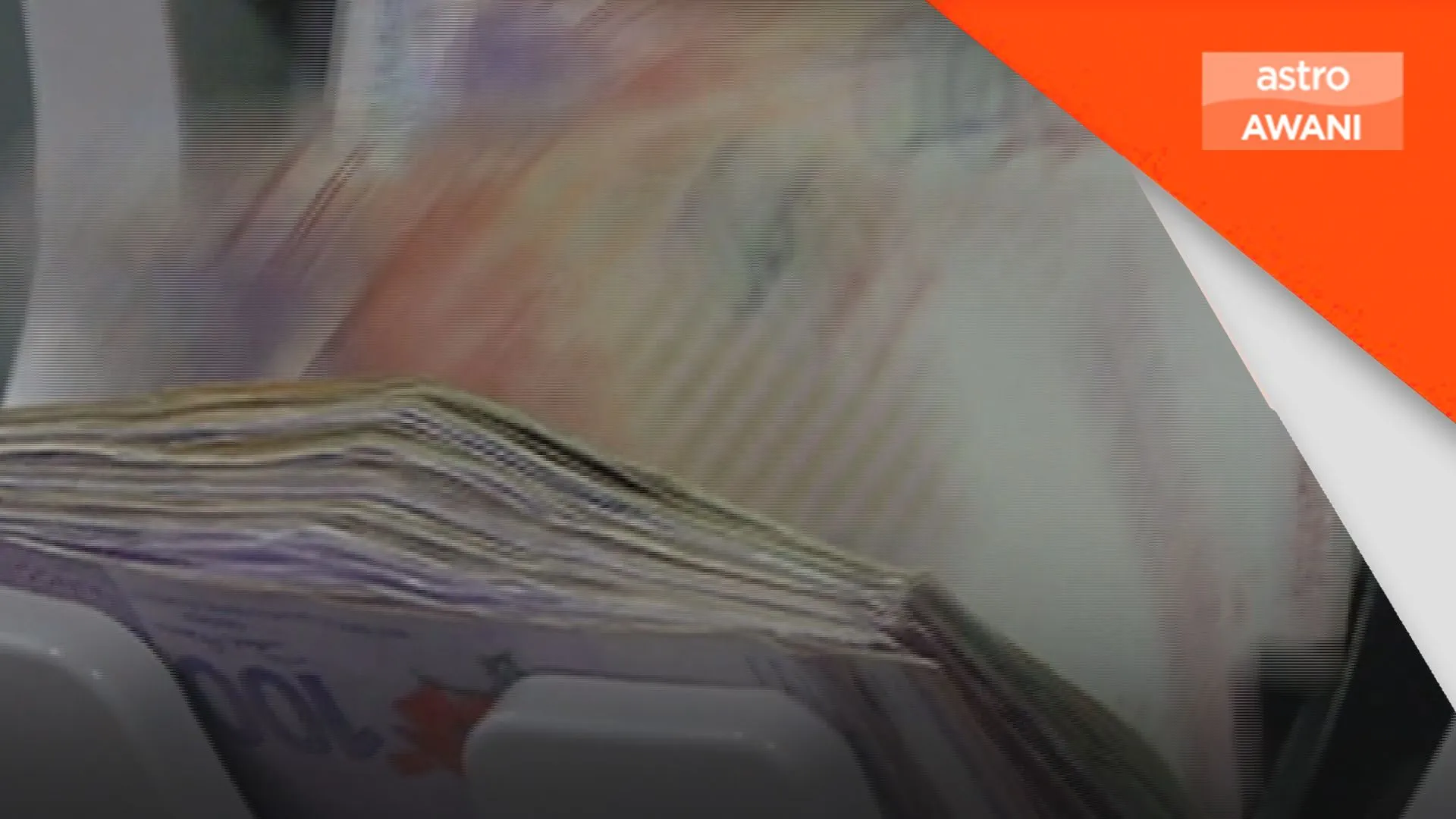 Ringgit diunjur didagangkan dalam julat kecil