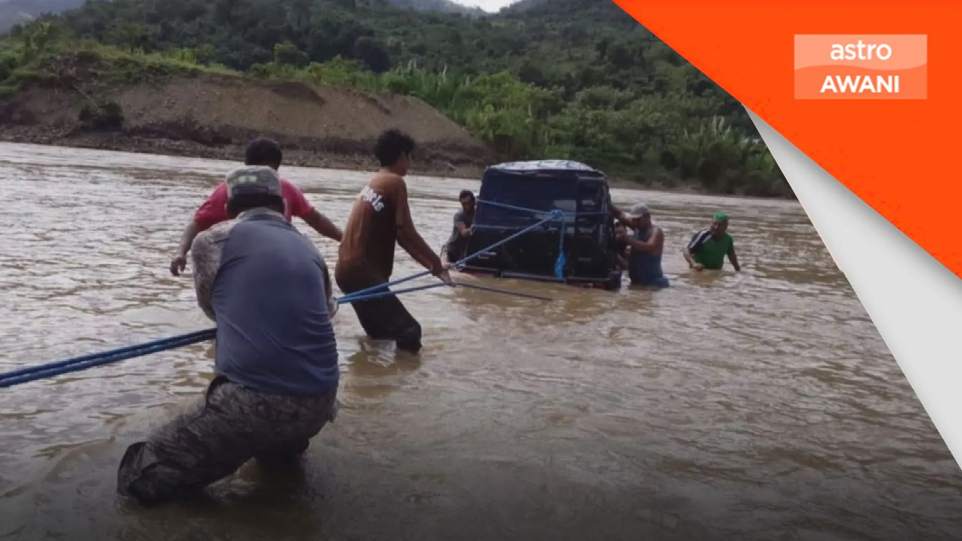 Lima maut, kenderaan terjunam ke dalam sungai di Bolivia