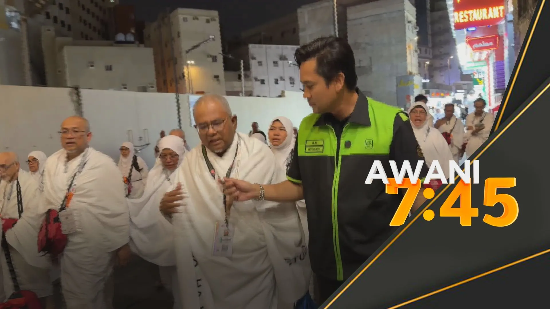Mengurus pergerakan dan membimbing jemaah di Tanah Suci