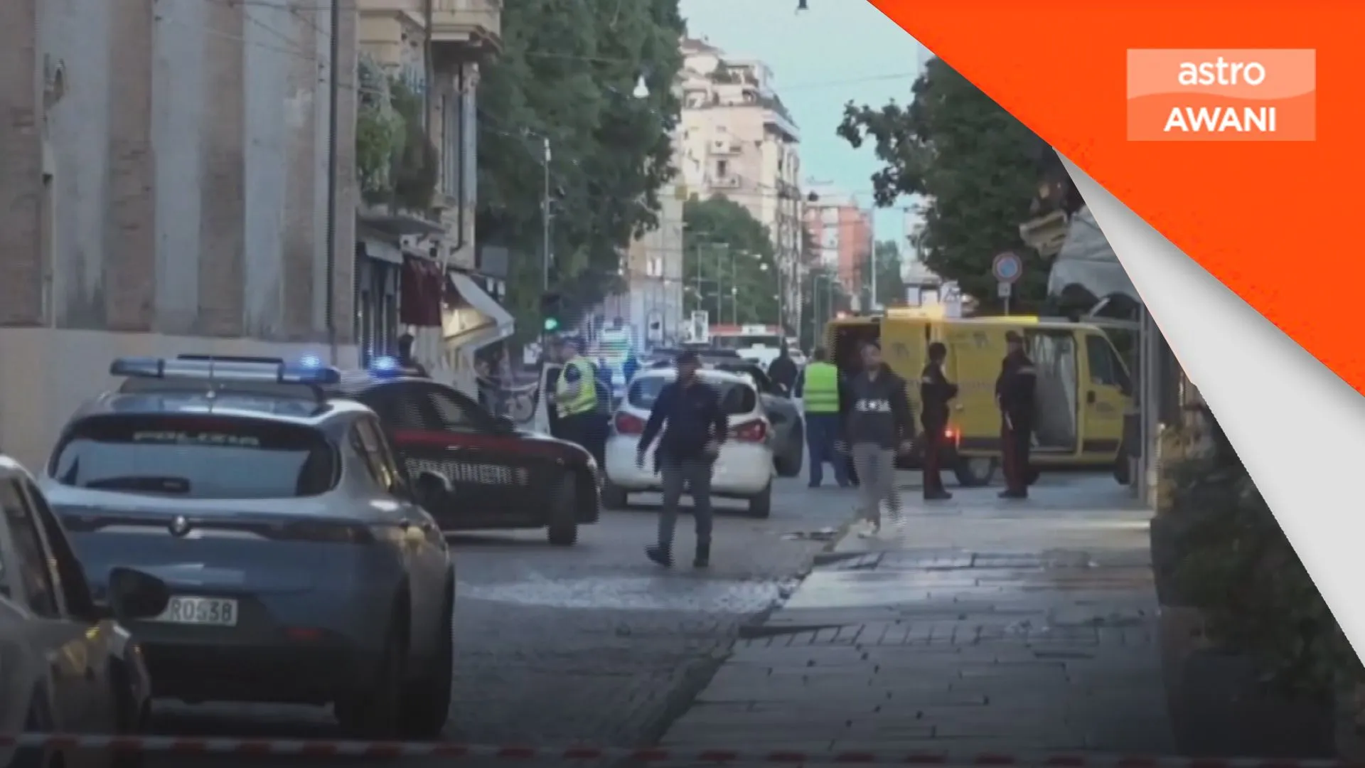 Lapan cedera dalam insiden kereta rempuh orang ramai di Modena