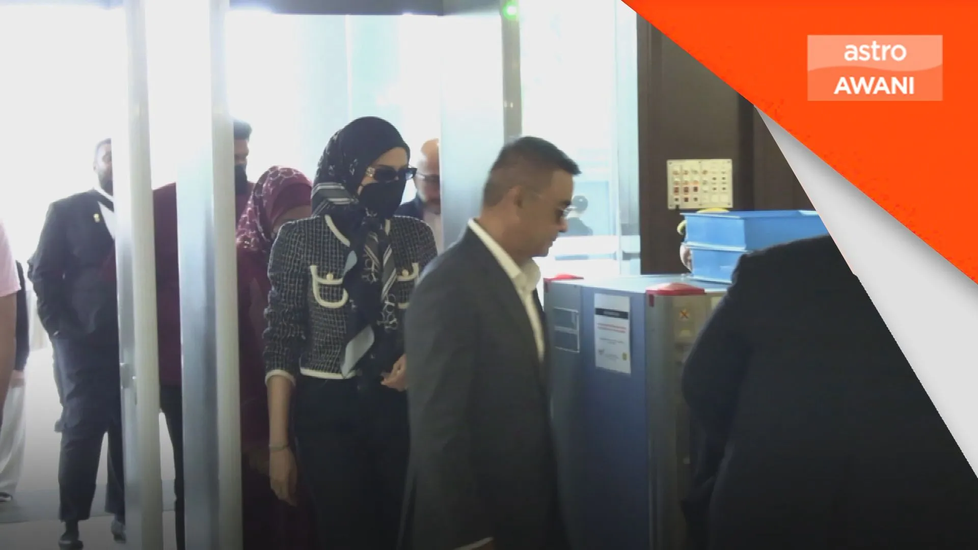 Pembelaan terima 45 dokumen kes bekas PTD, isteri